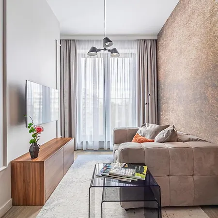 Chronos Z Klimatyzacja Na Warszawskiej Woli Od Renters Prestige דירה *