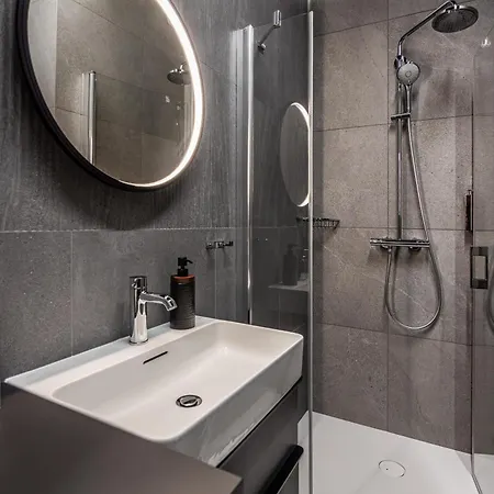 Chronos Z Klimatyzacja Na Warszawskiej Woli Od Renters Prestige * ワルシャワ